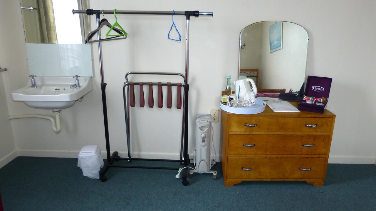 The Kentish Hotel Waiuku Buitenkant foto